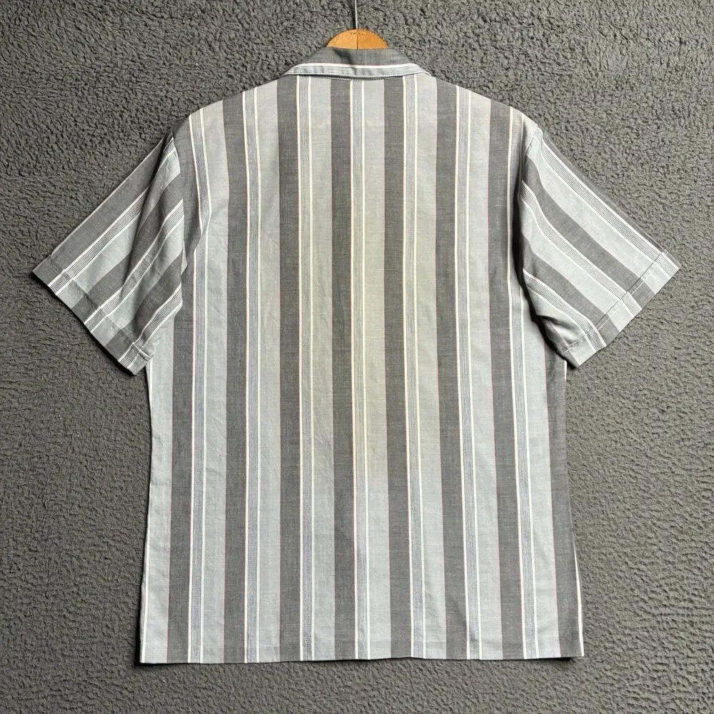 Vintage 70s Camp Shirt Triumph California Men’s Small Lightweight Cat Eye Button
